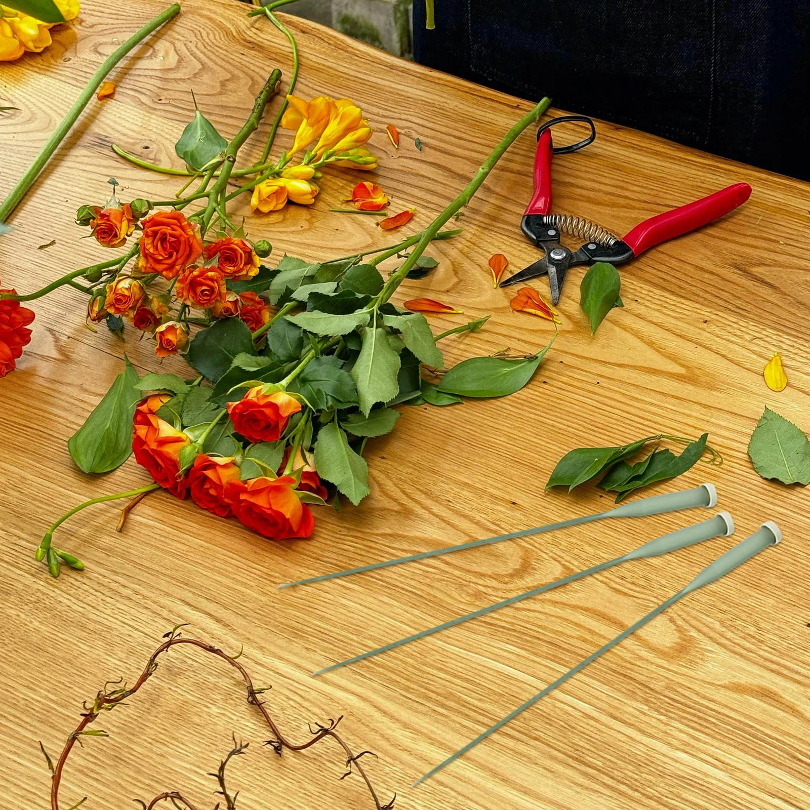 25Pcs Floral Water Tubes Plastic 14.5cm Flower Stem Holders Leak Proof Caps for Orchids Roses Flower Shop Supplies