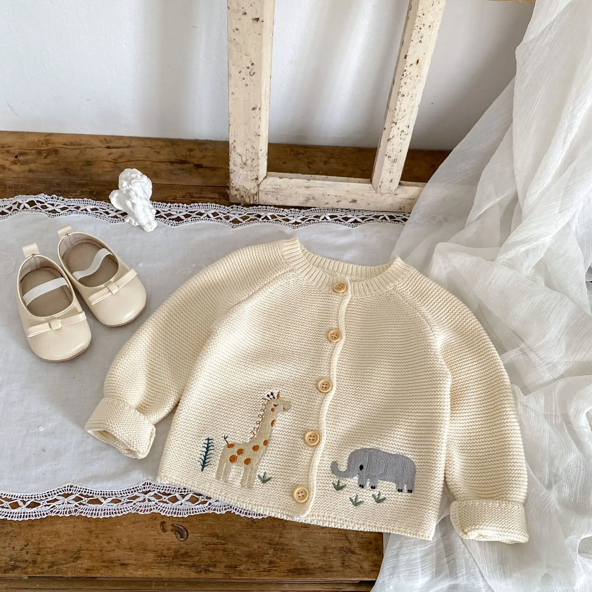 Autumn Baby Clothing, 0-3 Year Old Girl, Cute and Fun Embroidered Sweater Knitted Cardigan