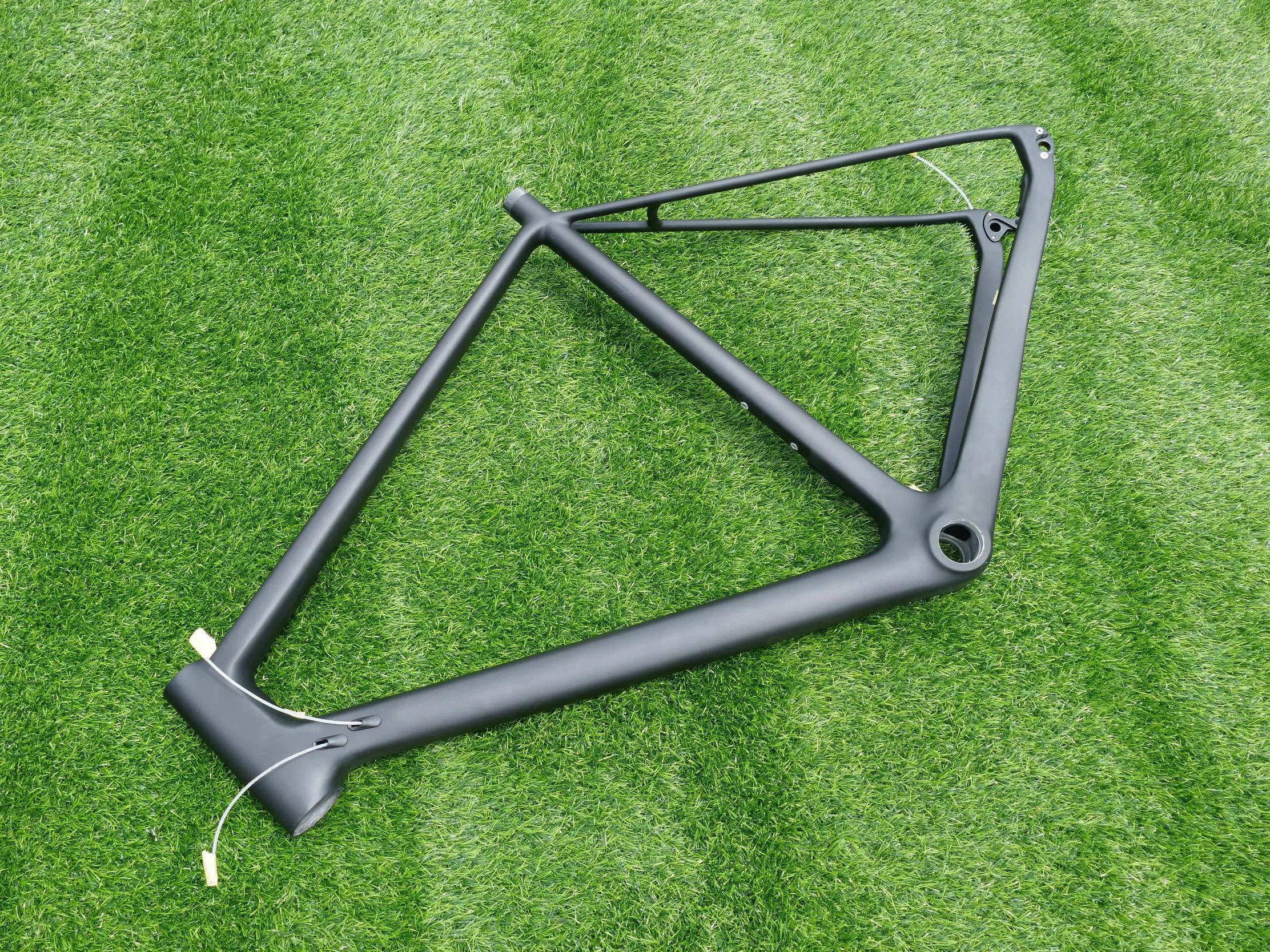 

Full Carbon UD Matt Cyclocross Bike Disc Brake BSA Frame Thru Axle 12 * 142mm