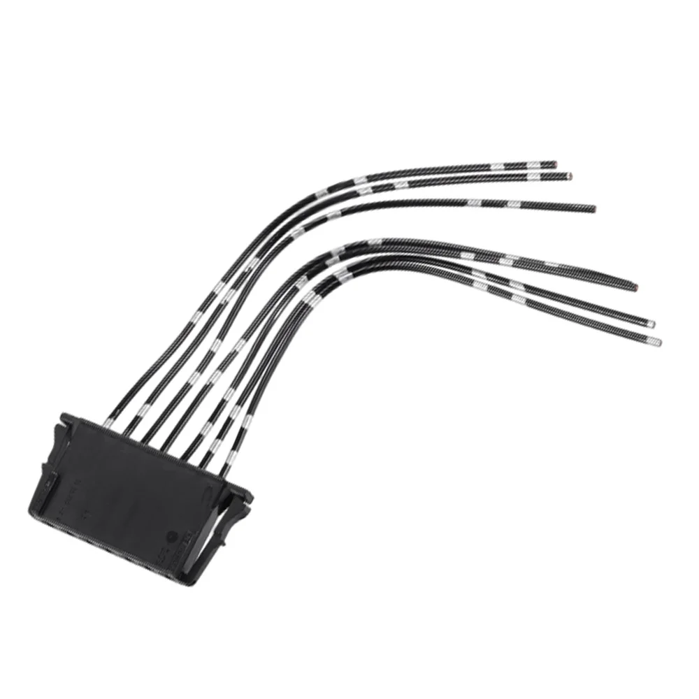 

Tail Light Harness Clip Wire Plug A2115450328 for Mercedes-Benz W204 C180 C200 C230 C25 C300 C300 C63 Female Plug 7 Pins