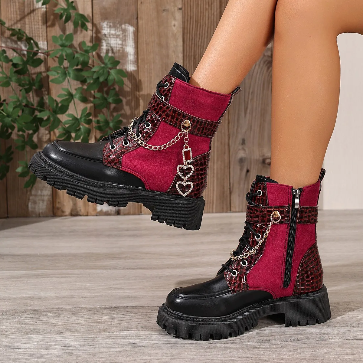 

Women's Ankle Boots Fashion Gothic Platform Botas British Short Boot Motorcycle Boots for Women Designer Rivet Punk Boots Botas