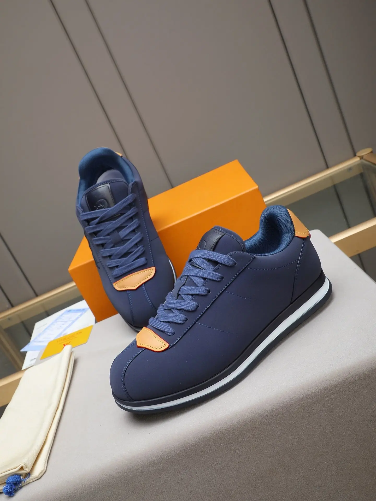 Curved Shoe Collar Unisex Skate Board Shoes PU Upper Lace Up Casual Sneakers Non Slip Flat Rubber Sole Lightweight Fashion Street Footwear Men Women Teen Outdoor Walking Shoes