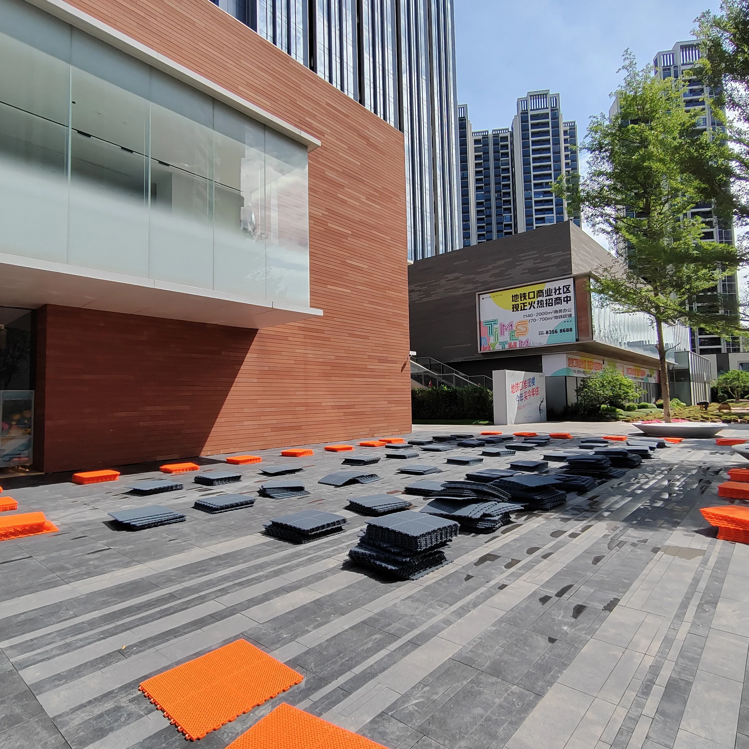 بلاط أرضي متشابك مسطح مضاد للا - مراجعة Outdoor Sport Floor Tiles وسعره