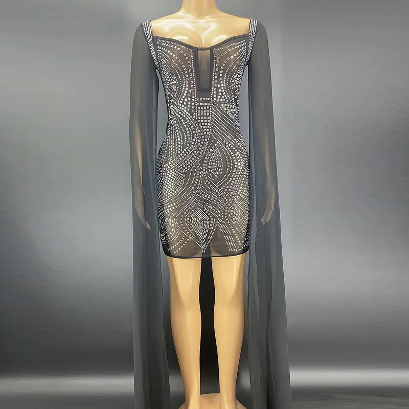 Elegant Plus Size Black Cocktail Dress with Sparkling Sequins Chiffon Sleeves for Birthday Party Stage Performance Evening Gown