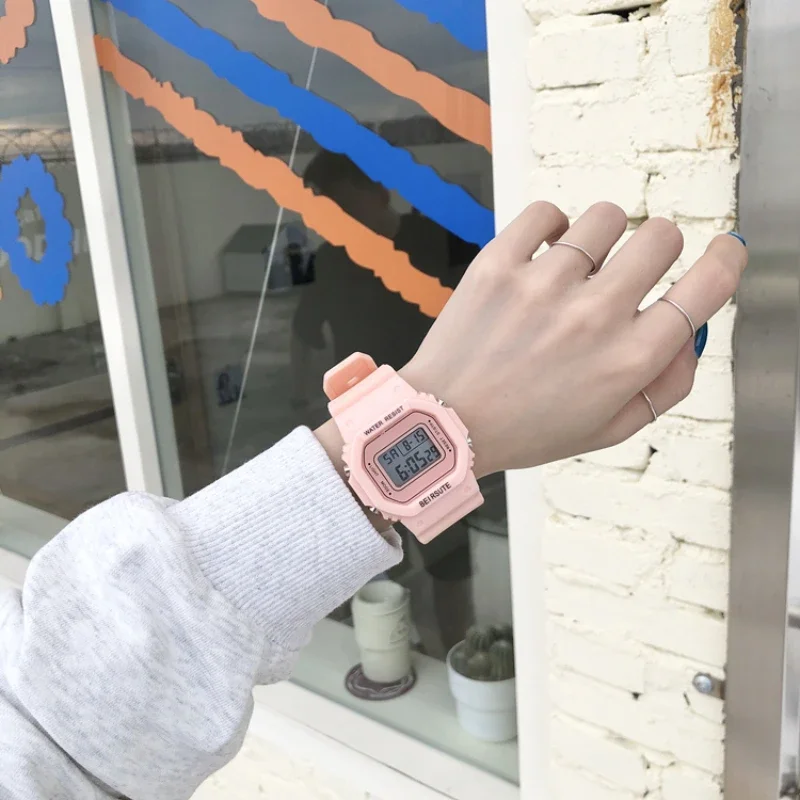 Orologi da uomo e da donna elettronici semplici non meccanici di alta qualità per studentesse Orologi da uomo belli da donna eleganti