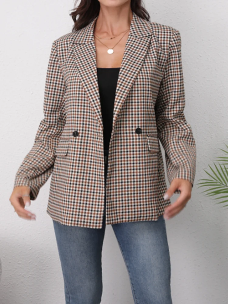 بدلة منقوشة عتيقة، أنيقة ومتعددة الاستخدامات