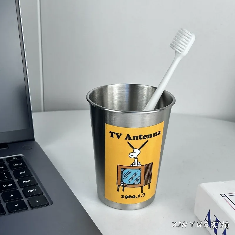 Tazza per collutorio in acciaio inossidabile con personaggio anime creativo alla moda Snoopy, tazza per spazzolino da denti personalizzata di alto valore per coppia di cartoni animati.