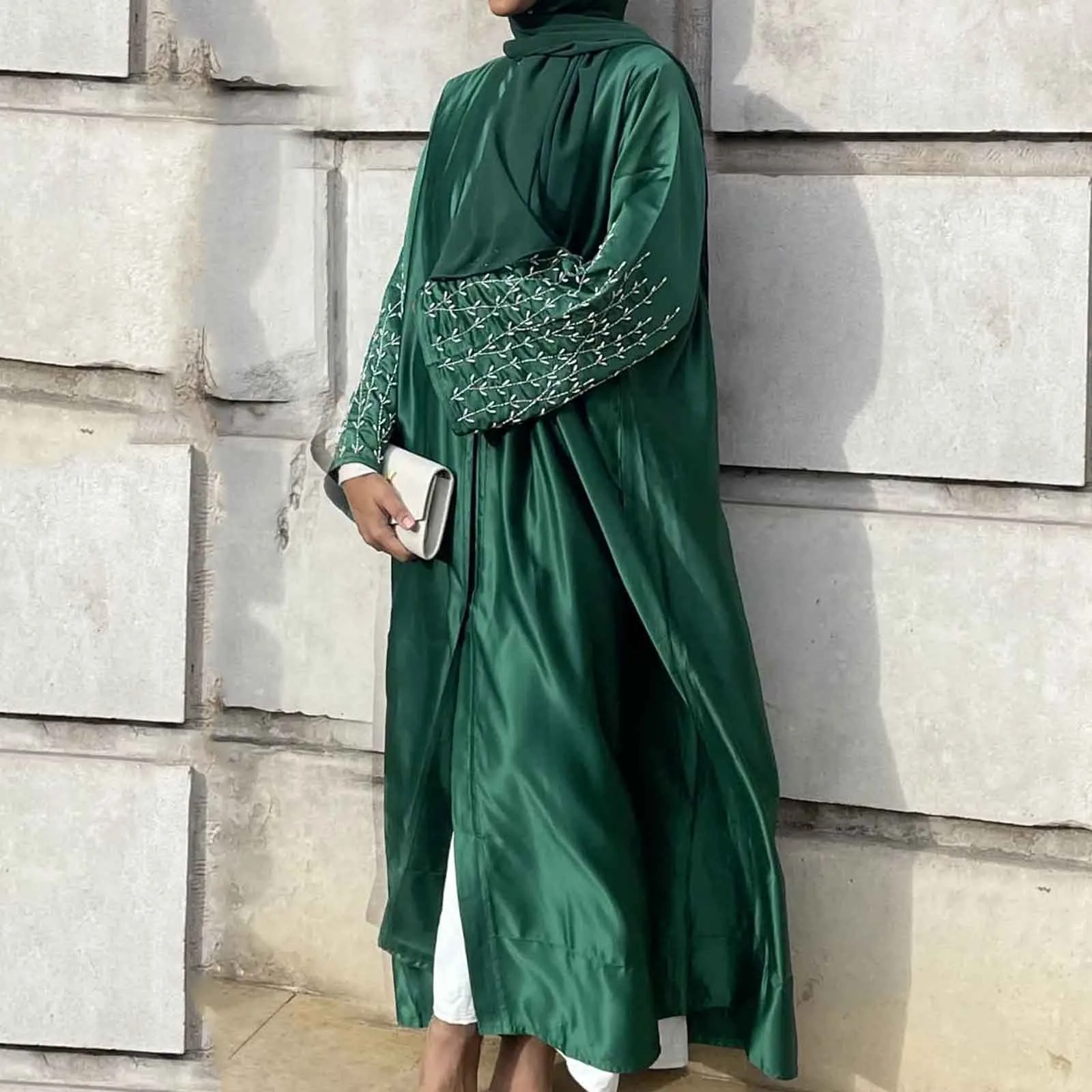 

Silky Beading Muslim Dress Dubai single breasted Flare Sleeve Abaya Dubai Turkey Muslim Islam Robe With Pockets Robe Clothing