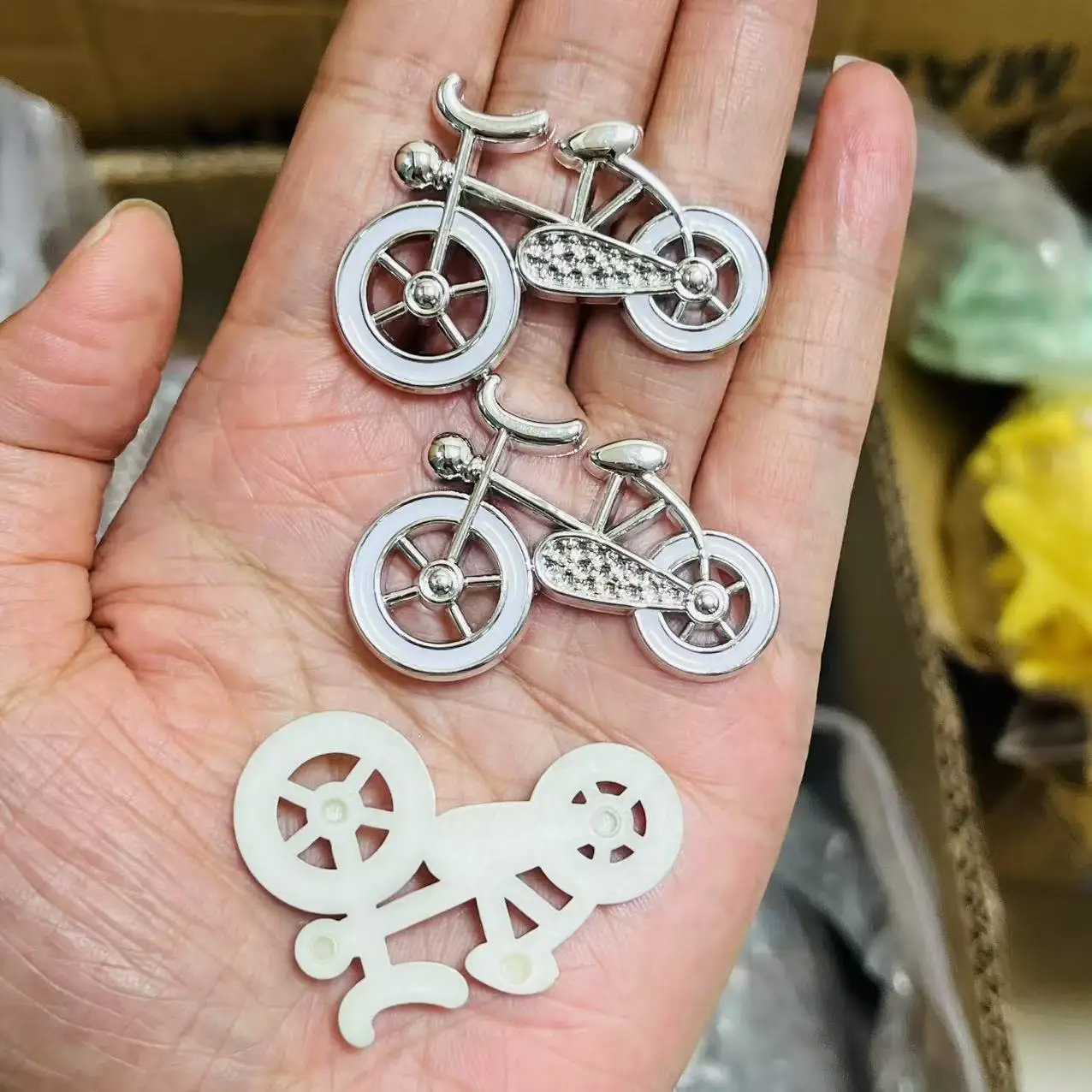 10Pcs Resin Bicycle Patch DIY Hairpin Shoe Buckle Storage Box Makeup Mirror Accessories Junk Phone Case Decoration Kawaii Charm