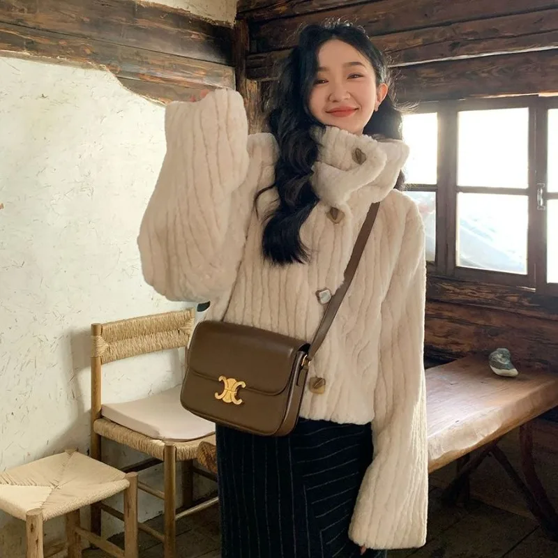 

Women Short Temperamental Stand Collar Faux Fur Coat Winter Female Thicken Retro Niche Warm Plush Outcoat Casual Fashion Outwear