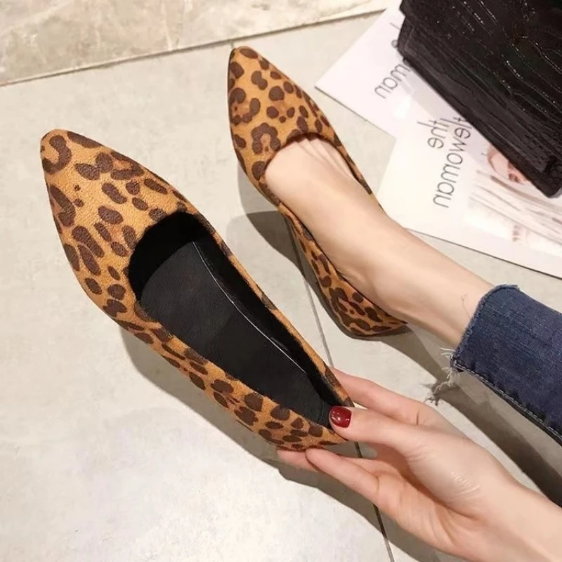 zapatillas Large Leopard Print Pointed Flat Sole Women Shoes Shallow Cut Suede Flat Heel Work Sandal Anti Slip Soft Sole Slipper