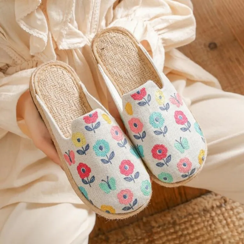 Women Wide Round Toe Embroidered Canvas Slipper Flat Heeled Retro Summer Slides Rubber Sole Casual Female Mules