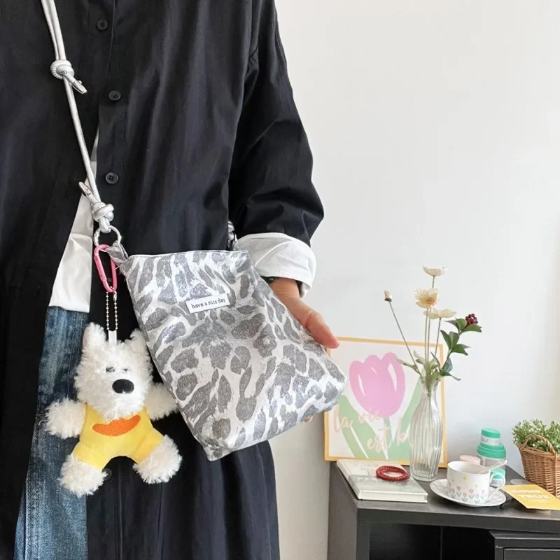 Fashionable Leopard Print Canvas Phone Bag for Girls with Adjustable Shoulder Strap Versatile Mini Messenger Bag view 6