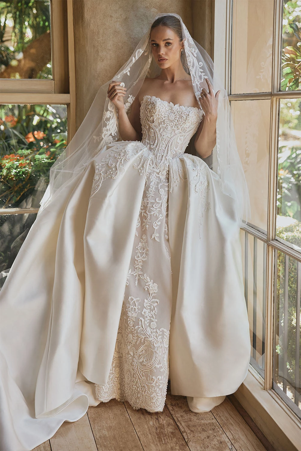 

2026 Customizable High-quality Satin Wedding Dresses Lace Beaded Strapless Dresses Fashionable Elegant Formal vestido de noiva