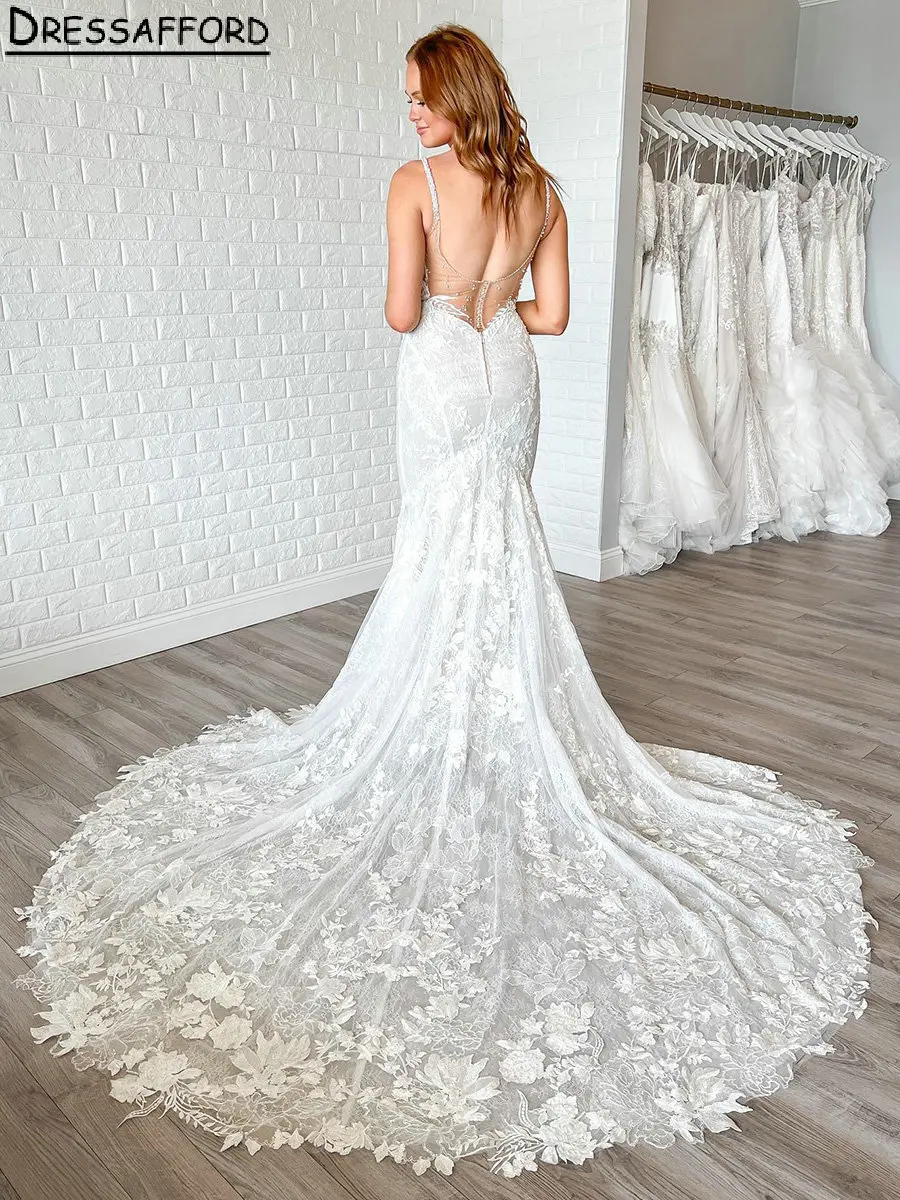 Charmante robe de mariée sirène en dentelle avec appliques de fleurs 3D, bretelles spaghetti, perles dos nu, patients perlés, quoi que ce soit