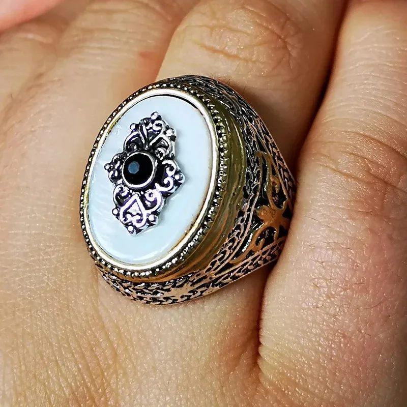 Men\'s White Gemstone Cocktail Exaggerated Ring Vintage Colored True Mother of Pearl Shell with Diamonds
