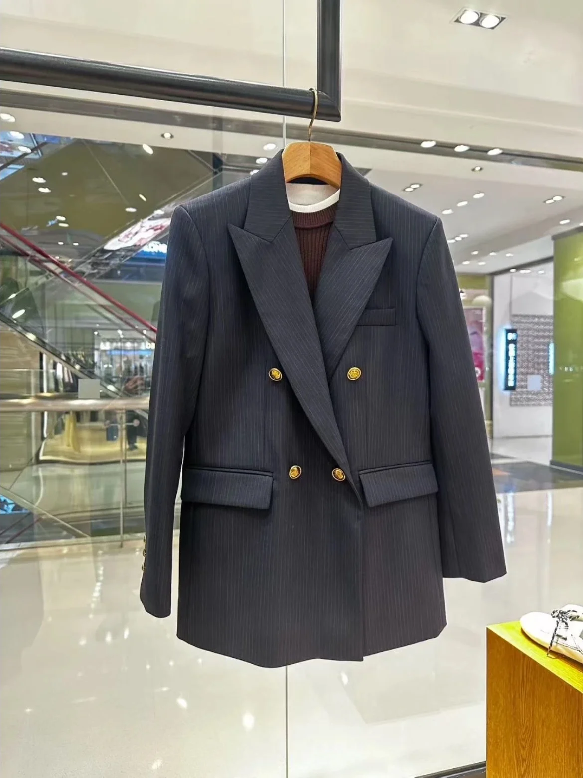 

Classic Double-Breasted Suit Jaet with Stand Collar Vertical Stripes Busin Sle Women's Long Sve Polyester Fiber