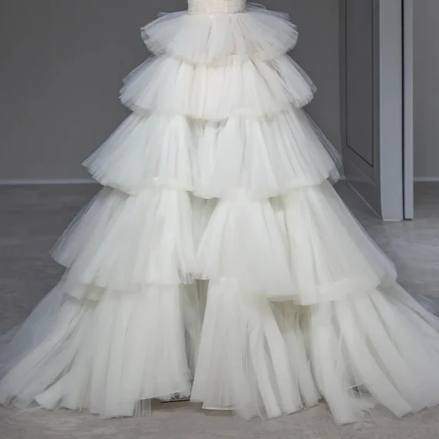 Spódnica ślubna wykonana na zamówienie Off White High Low Spódnica ślubna Elastyczna talia Tiered Tulle Prom Party Spódnice z przodu 2-warstwowe z tyłu 5-warstwowa spódnica Tutu