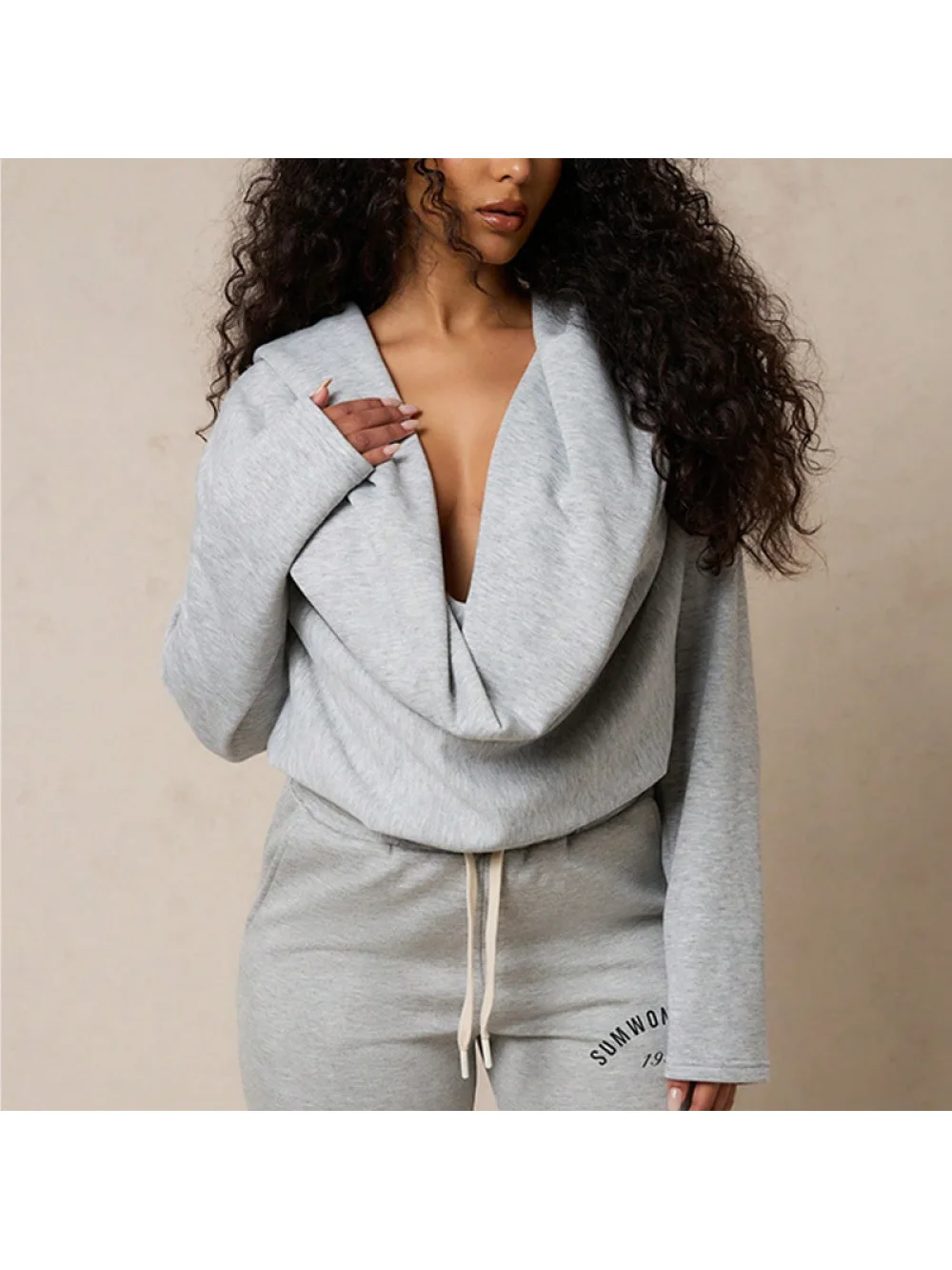 

Модная однотонная толстовка в европейском и американском стиле с индивидуальным дизайном, повседневная и универсальная, стильная и модная.