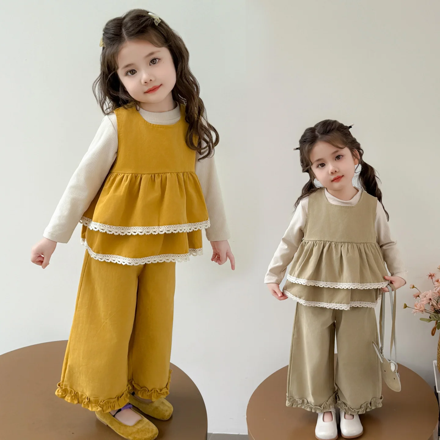 

Girls' Lace Vest Bottoming Shirt Wide-leg Pants Three-piece 2025 Autumn New Children's Korean Version Fashion Suit