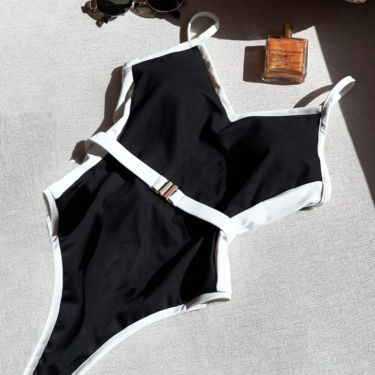 

2025 Sexy Backless One Piece Swimsuit for Women Strappy Swimwear Monikini Female Bodysuit for Summer Holiday Beach Fashion