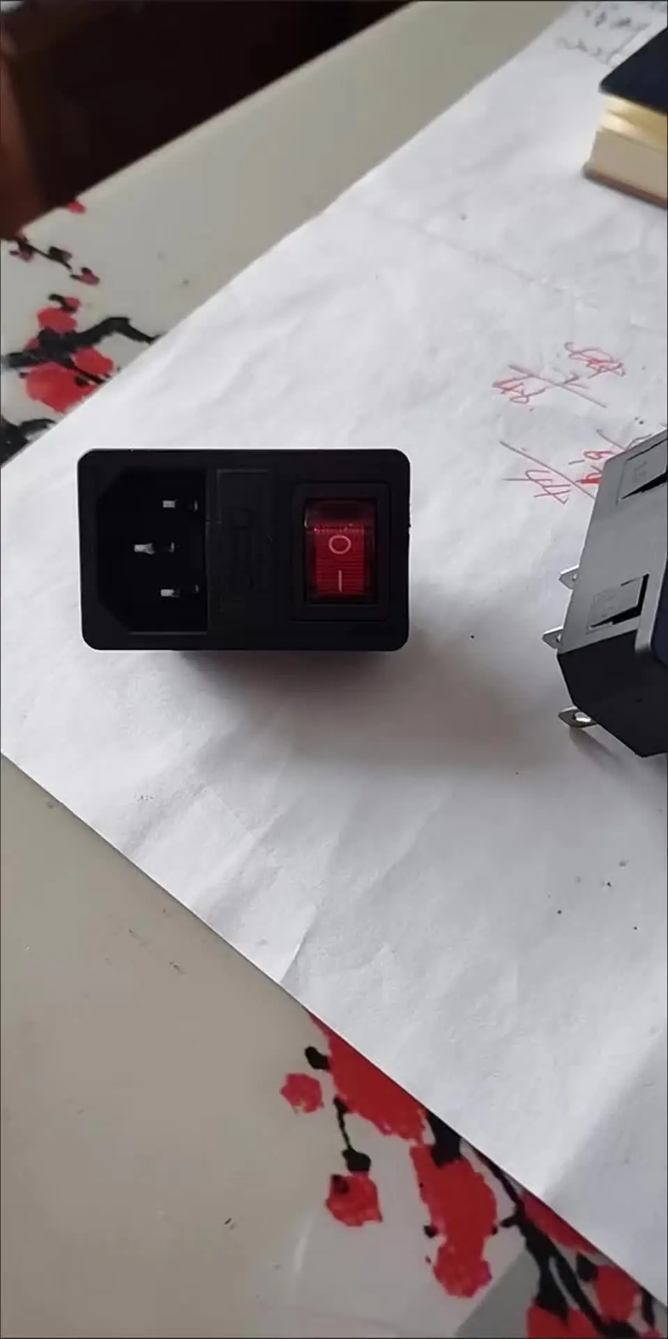 1個 2 3ピン IEC320 C14 電源ソケット 250V ロッカースイッチ 真鍮製 10A C6 ヒューズ付きインレットプラグ コネクタ コンピューターマウント用コンセント
