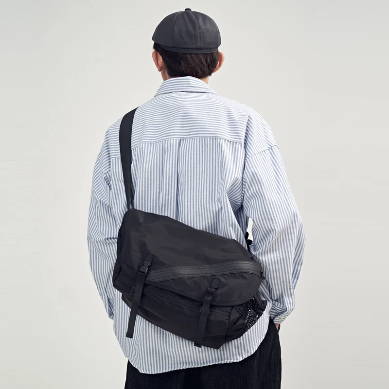 2026 New Men's Casual Fashion Crossbody Bag Shoulder Messenger Bag Sporty Women's Bag Street Style Nylon Material Zipper Closure