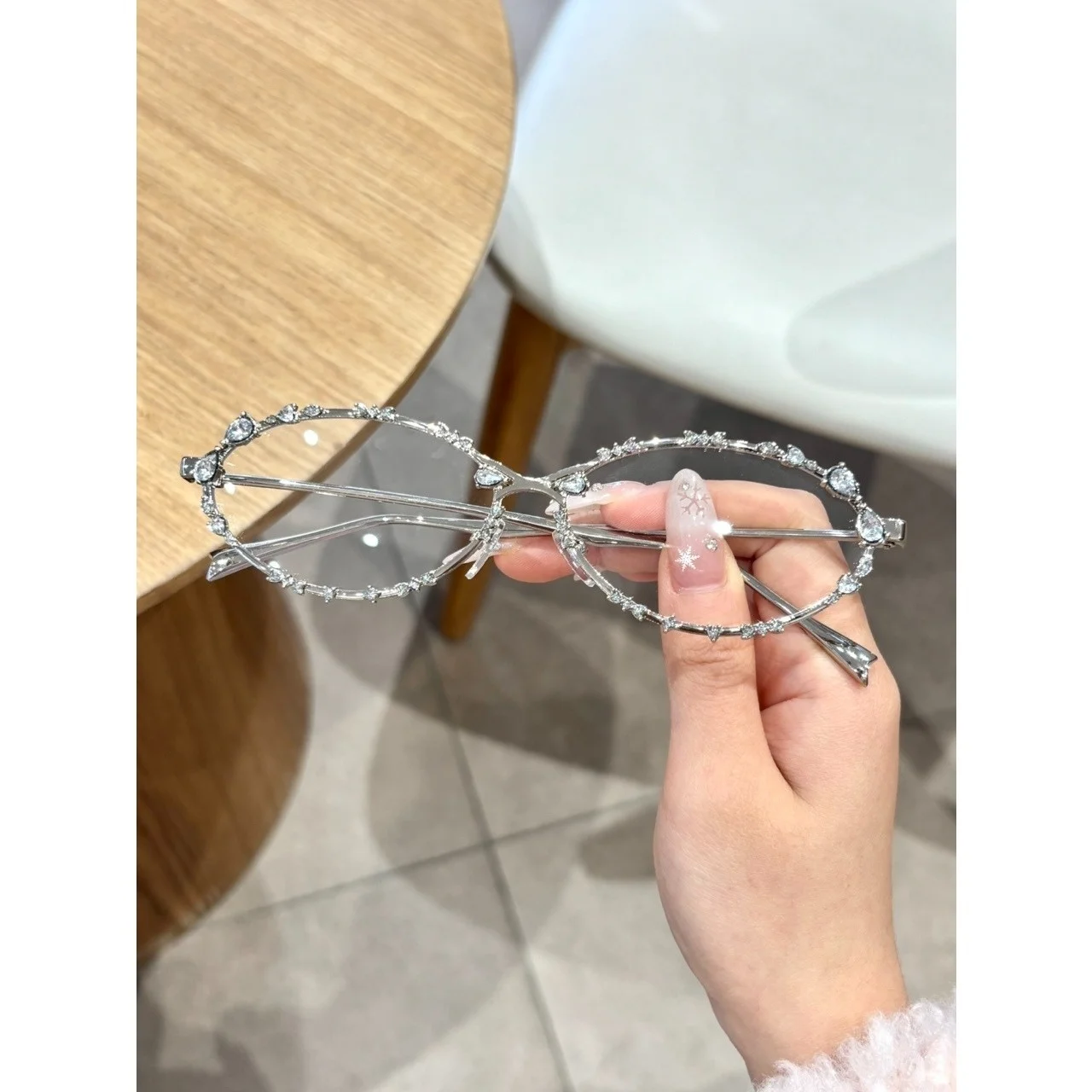 Oculos-de-sol-ultra-leves-para-homens-e-mulheres-com-armacao-eliptica-lentes-anti-luz-azul-cor-prata-brilhante-protecao-pa