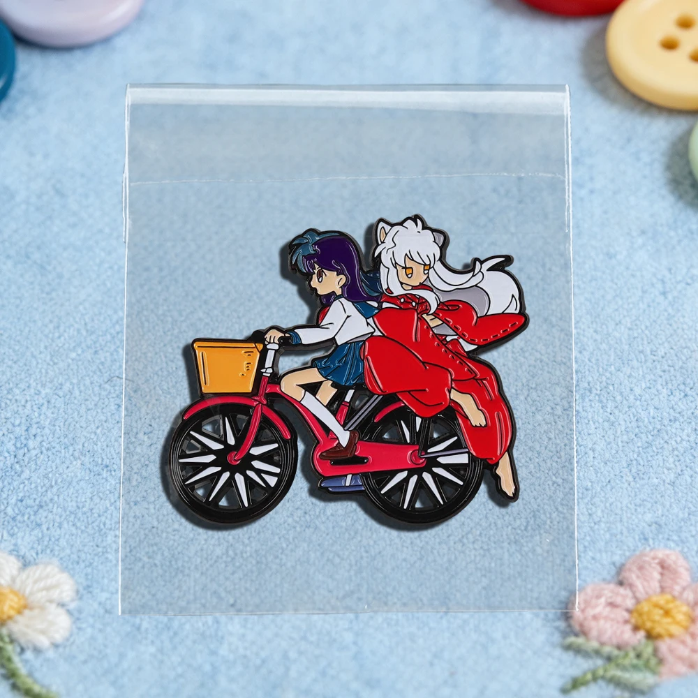 Inuyasha Kagome auf Fahrrad Emaille-Anstecknadel Klassische Anime-Filmfiguren Brosche Rotes Fahrrad Metall-Abzeichen Reversnadel Manga-Geschenk für Fans – Detail 9