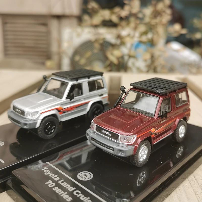 

Отлитый под давлением Размер 1/64, модель автомобиля Toyota Land Cruiser серии 70, Коллекционная модель автомобиля из сплава, дисплей, оригинальная коробка для хобби