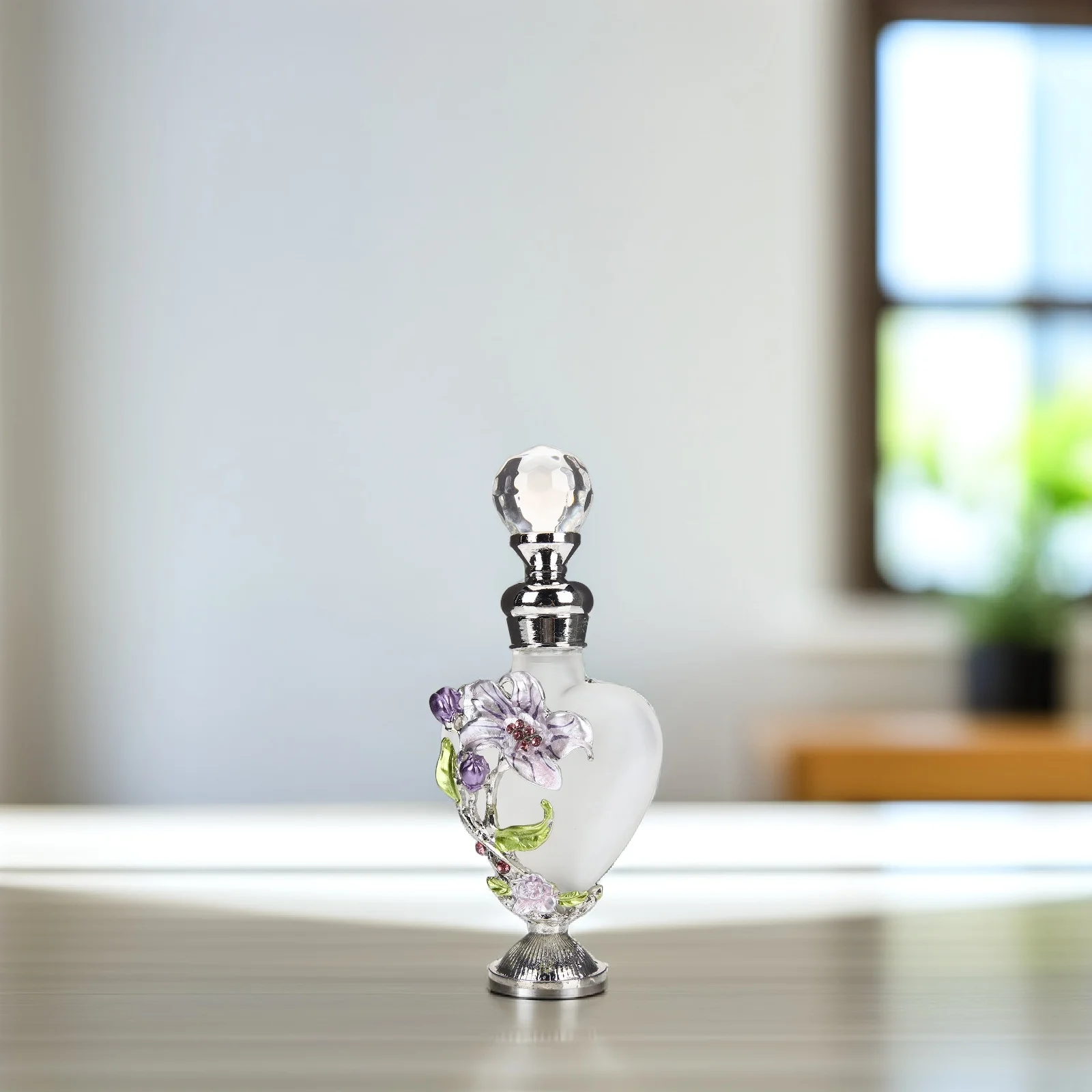 

Vintage 10ml Glass Perfume Bottle Flower Pattern Painted Enamel Decorative Perfume Container Aromatherapy Bottle for Dressing