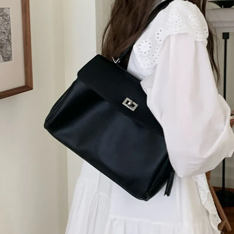 

Large Capacity Black Bag Women's Bag 2026 New Shoulder Messenger Tote Bag Versatile Commuter Handbag