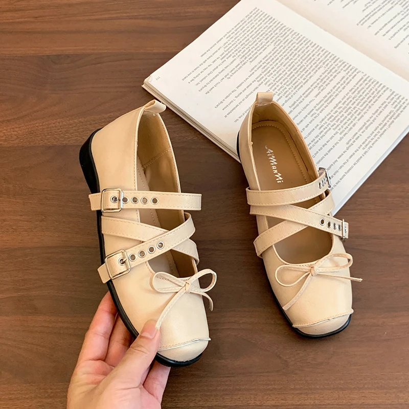 مصمم جديد خنزير الأنف ماري جين أحذية الباليه النمط الفرنسي الانزلاق على مشبك حذاء نسائي ريترو مربع رئيس فستان كعب منخفض الأحذية