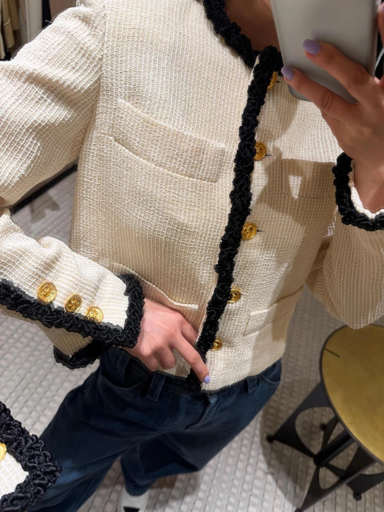 Autumn New Short Jacket High-end Beige Temperament Small Fragrance Style Versatile French Round Neck Socialite Short Jacket
