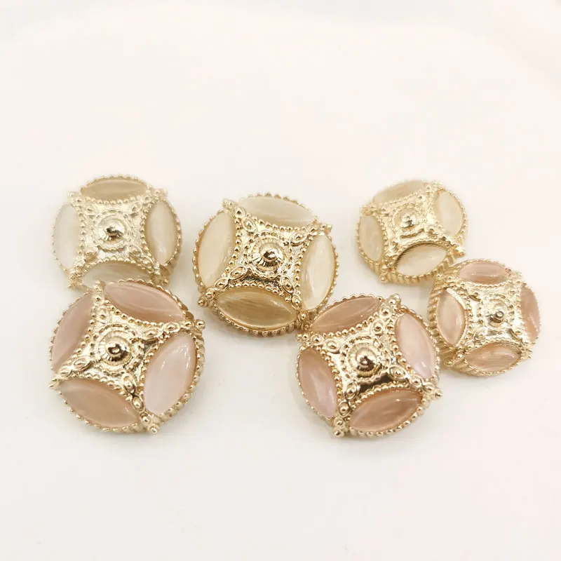 10 Stück 18/20,5/22,5 mm goldene Vintage-Metallknöpfe für Kleidung, Nähzubehör, Nähknöpfe, Manteldekorationen, DIY-Näharbeiten – Detail 2