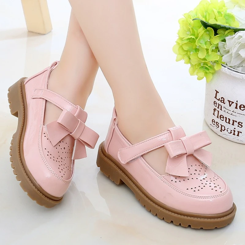 

Детская кожаная обувь2025fourseason, корейская версия, одиночная обувь на плоской подошве, модная обувь принцессы для девочек, кожаная обувь в британском стиле