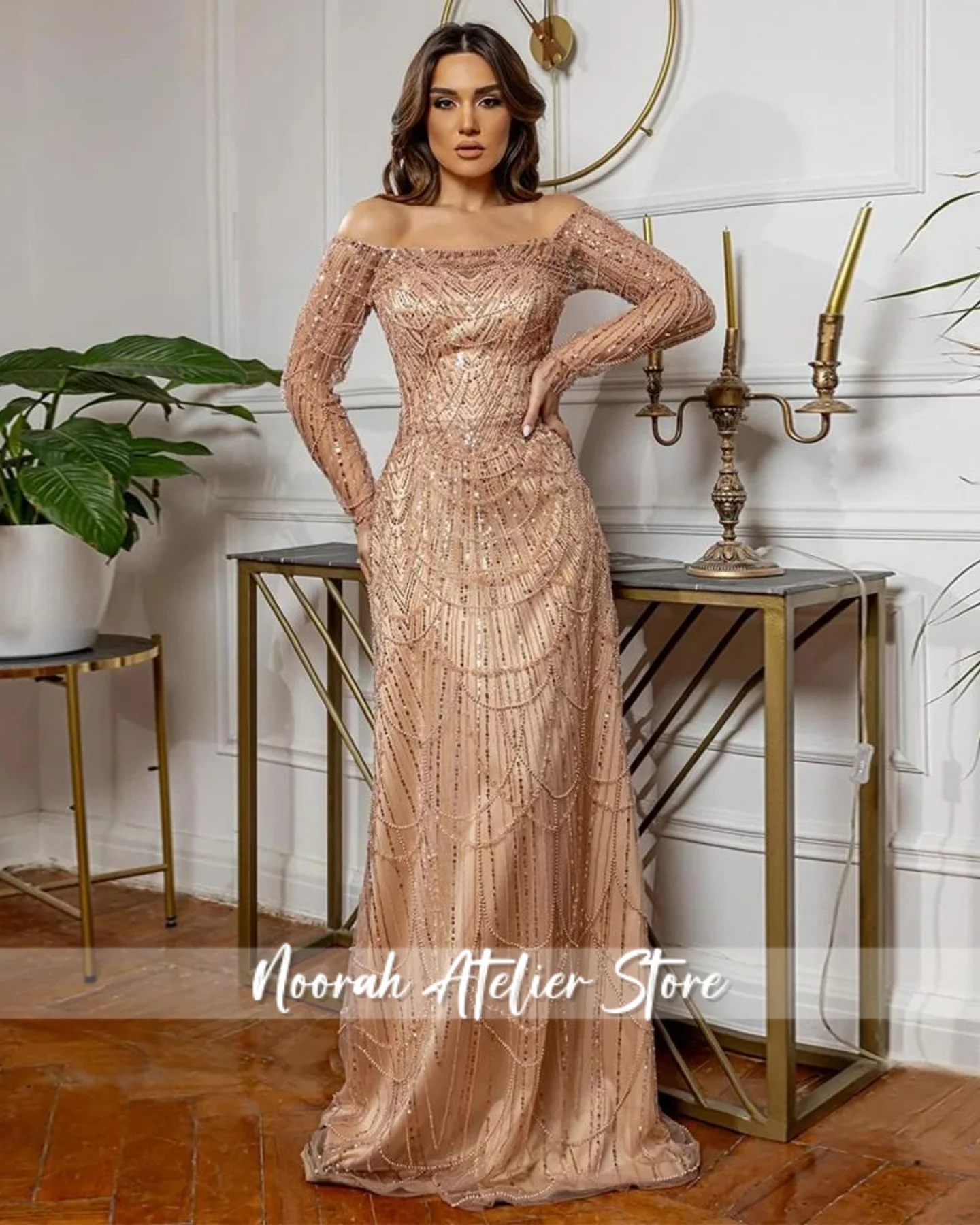 فساتين سهرة نسائية أنيقة جديدة لامعة بلون الشمبانيا 2025 مطرز بالخرز فستان للحفلات الراقصة بأكمام طويلة فساتين مخصصة