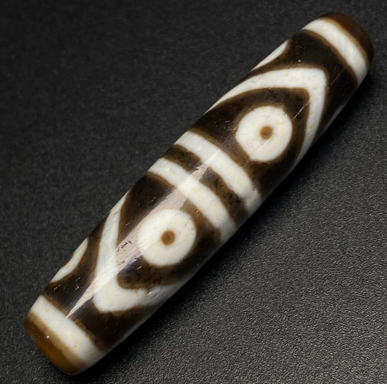 Contas DZI tibetanas antigas ágata antiga pingente amuleto totem de 8 olhos 55 × 13 mm