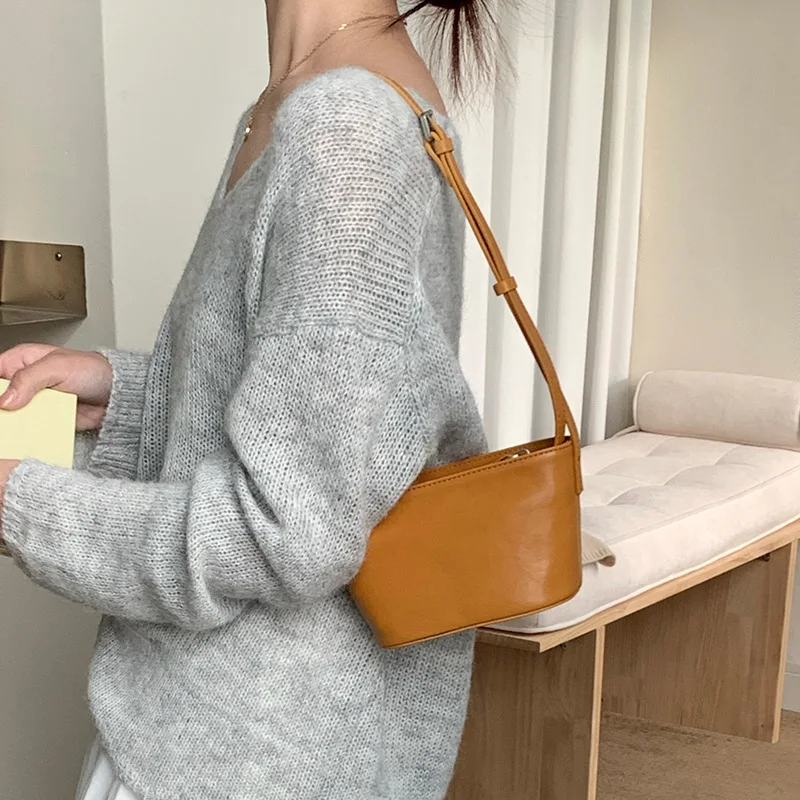 2026 New Top Grain Cow Leather Dumpling Bag Mini Shoulder Crossbody Phone Bag Genuine Leather Niche Design