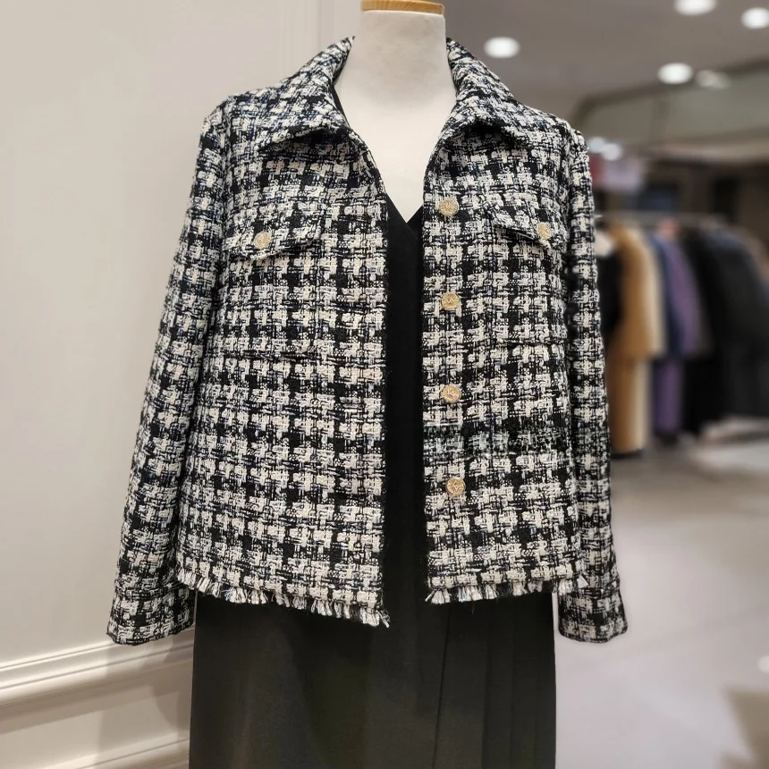 

Шикарное пальто для похудения с кисточками и отделкой цвета Blo QPP Brand Long Sve Regular Length Jaet на пуговицах
