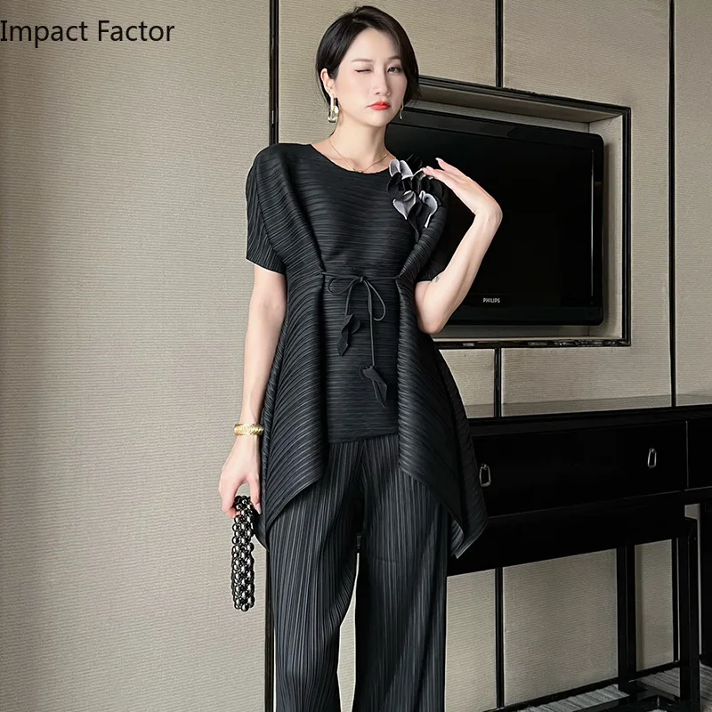 

2024 New Elegant Women Wear Flower Accessories Miyake Pleated Solid Color Two-piece Short Sleeve Round Collar Jacket/pants Suit