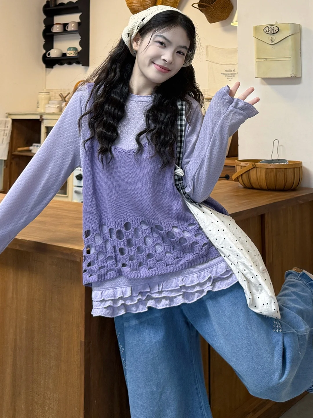 

Женский комплект из джинсов и футболки больших размеров: свободный крой, высокая талия, длинный рукав, круглый вырез, весна 2026, корейский стиль