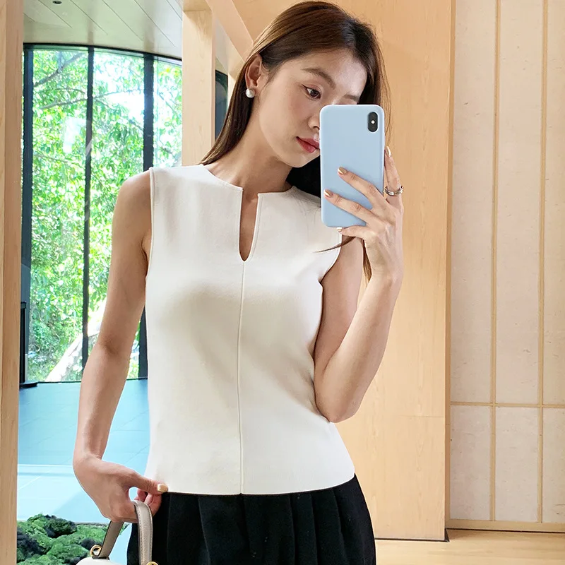 Chic Classic V-neck Viscose Women Top Stretch Knitted Sleeveless Outfit 2024 Summer Old Money Style Good Quality