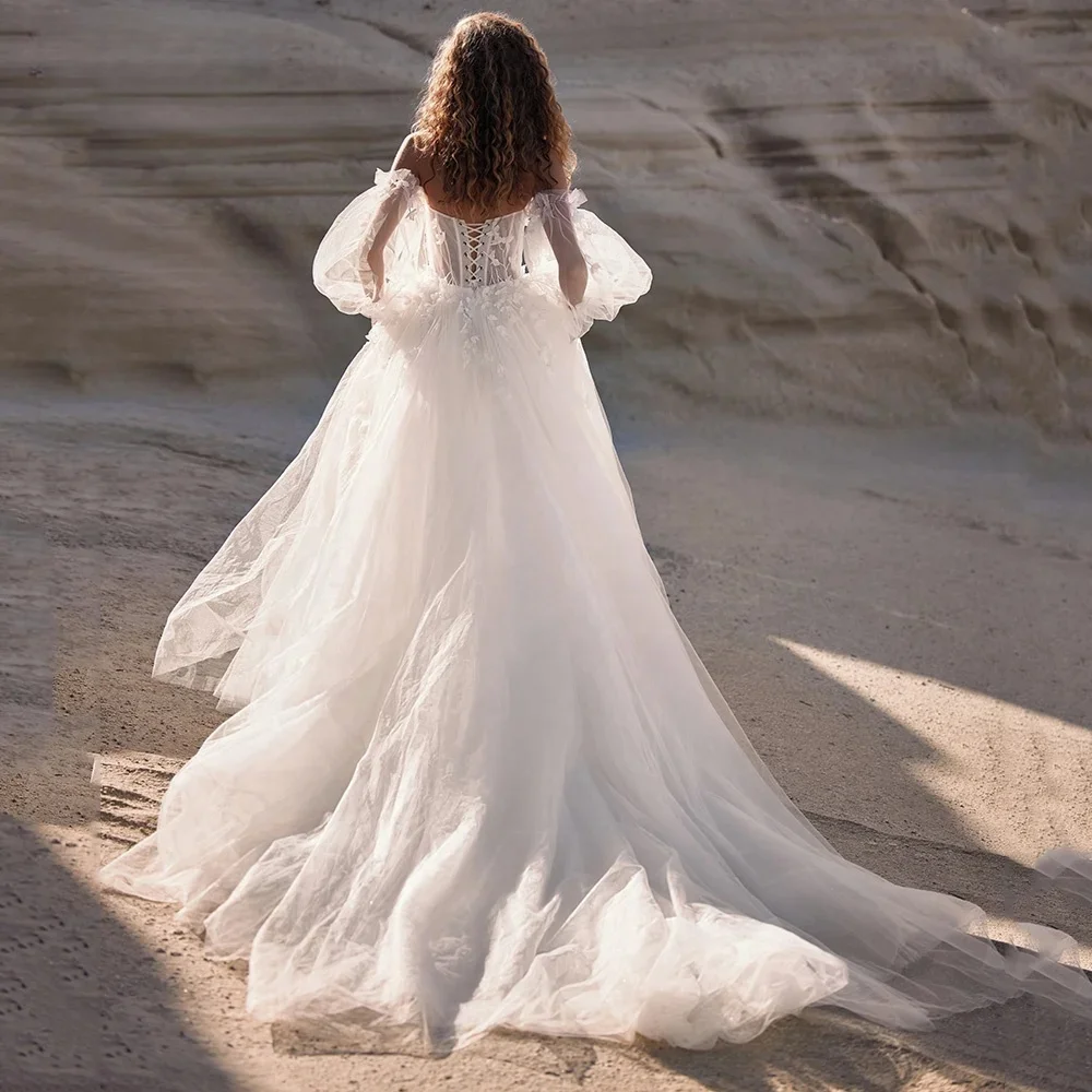 シンプルなサテンカスタマイズに合わせてボヘミアン取り外し可能なオフショルダーロングパフスリーブチュールウェディングドレス恋人アップリケAリン