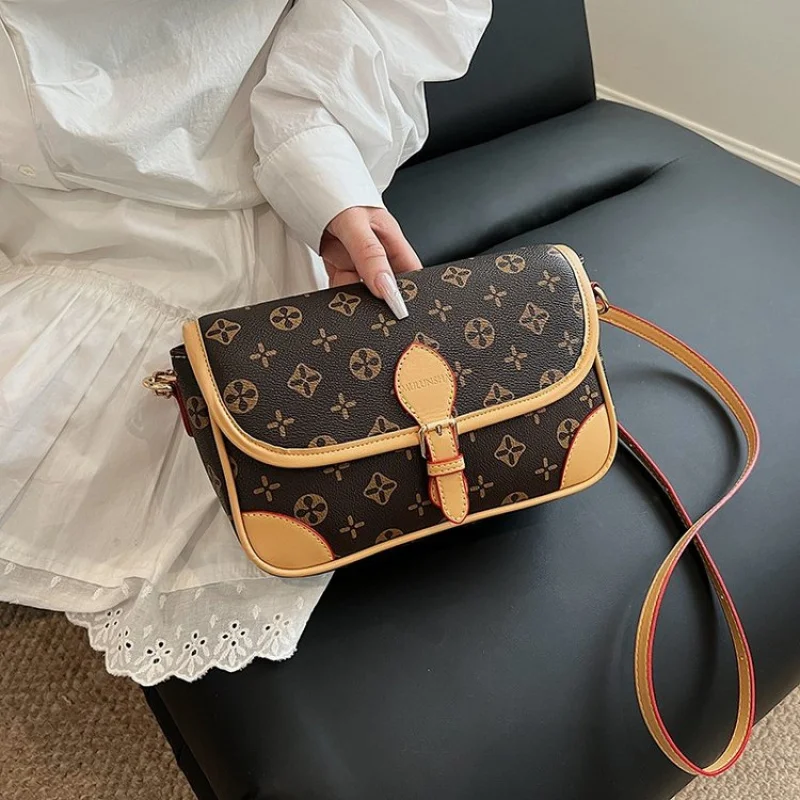 

Luxury Women's Shoulder Bag Made Of Durable Leather Boasting Famous Designer Inspired And Paris Vintage Look​