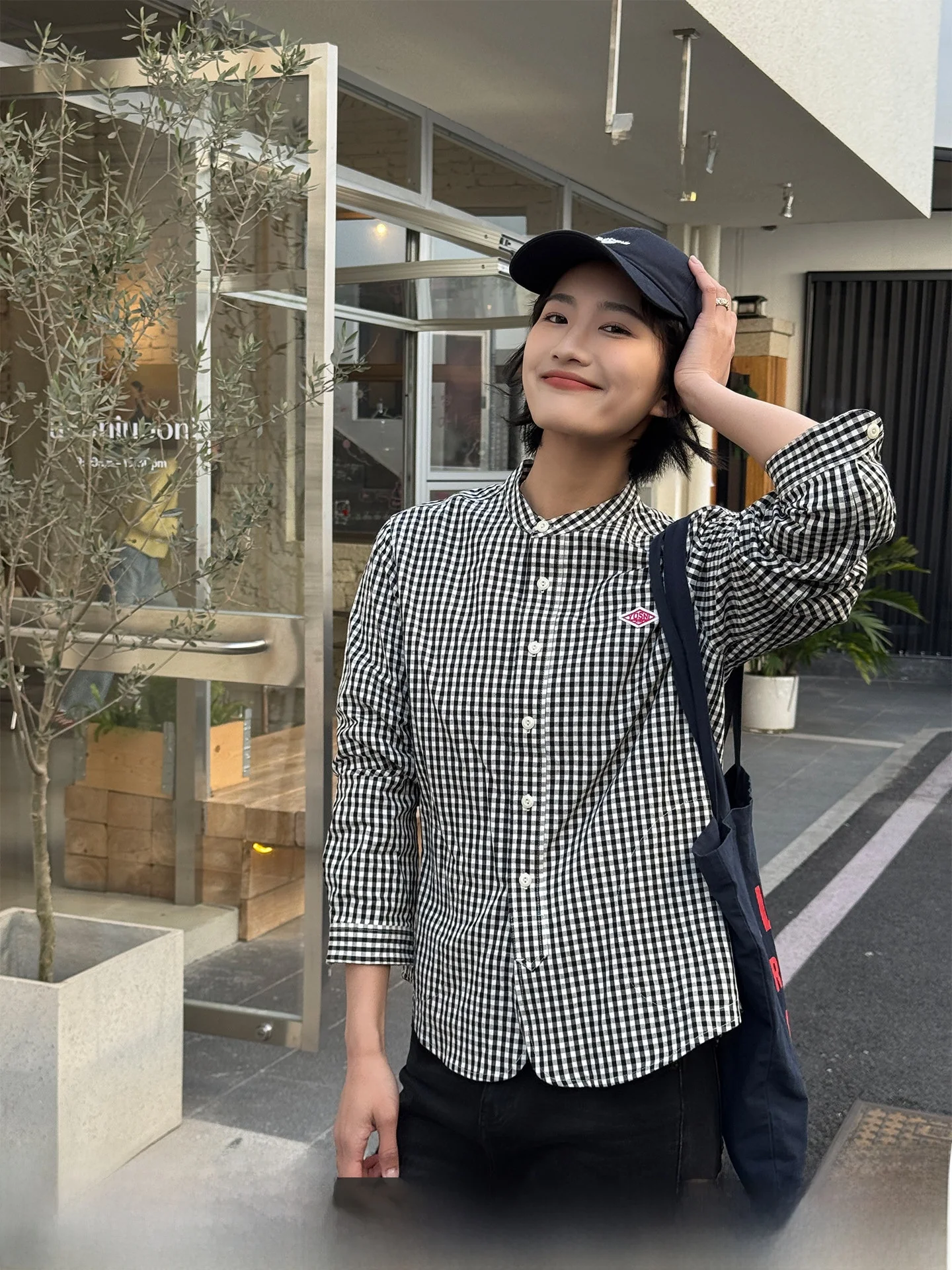 

Женская рубашка из чистого хлопка, повседневная, свободного кроя, с принтом в клетку, летняя, новый стиль, простой дизайн, с длинными рукавами, на пуговицах, в стиле Чжоу Сяоя