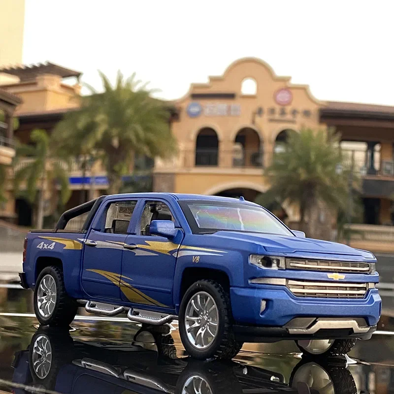 1:32 Chevrolet Silverado Pickup Alloy Car Model Diecast Metal Toy Vehicles Car Model Simulation Sound Light Collection Kids Gift