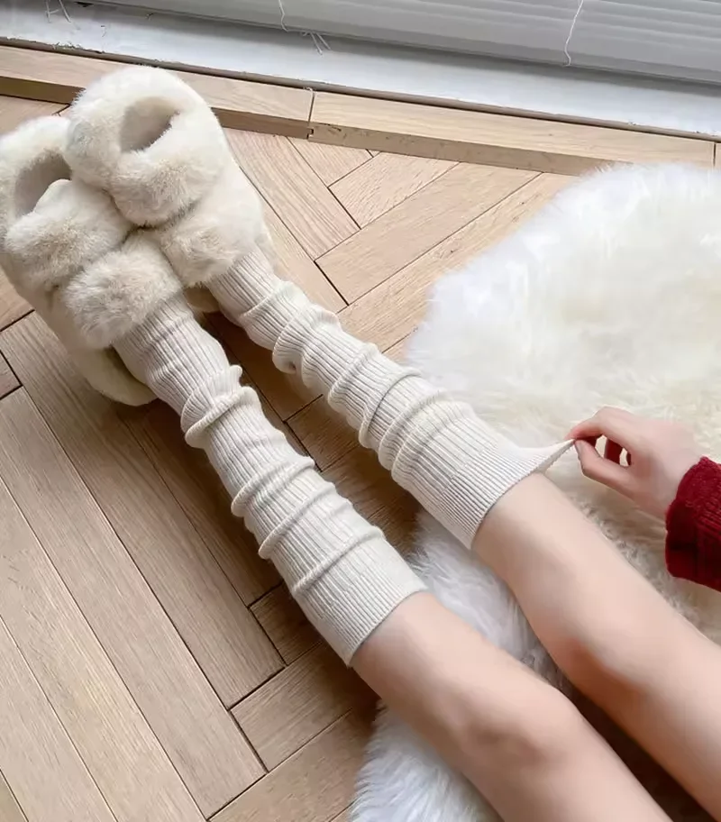 Retro Dames Herfst en Winter Kousen Nieuwe Mode Herfst Casual Effen Kleur Warme Sokken voor Vrouw Zachte Winter Kniekousen Lang