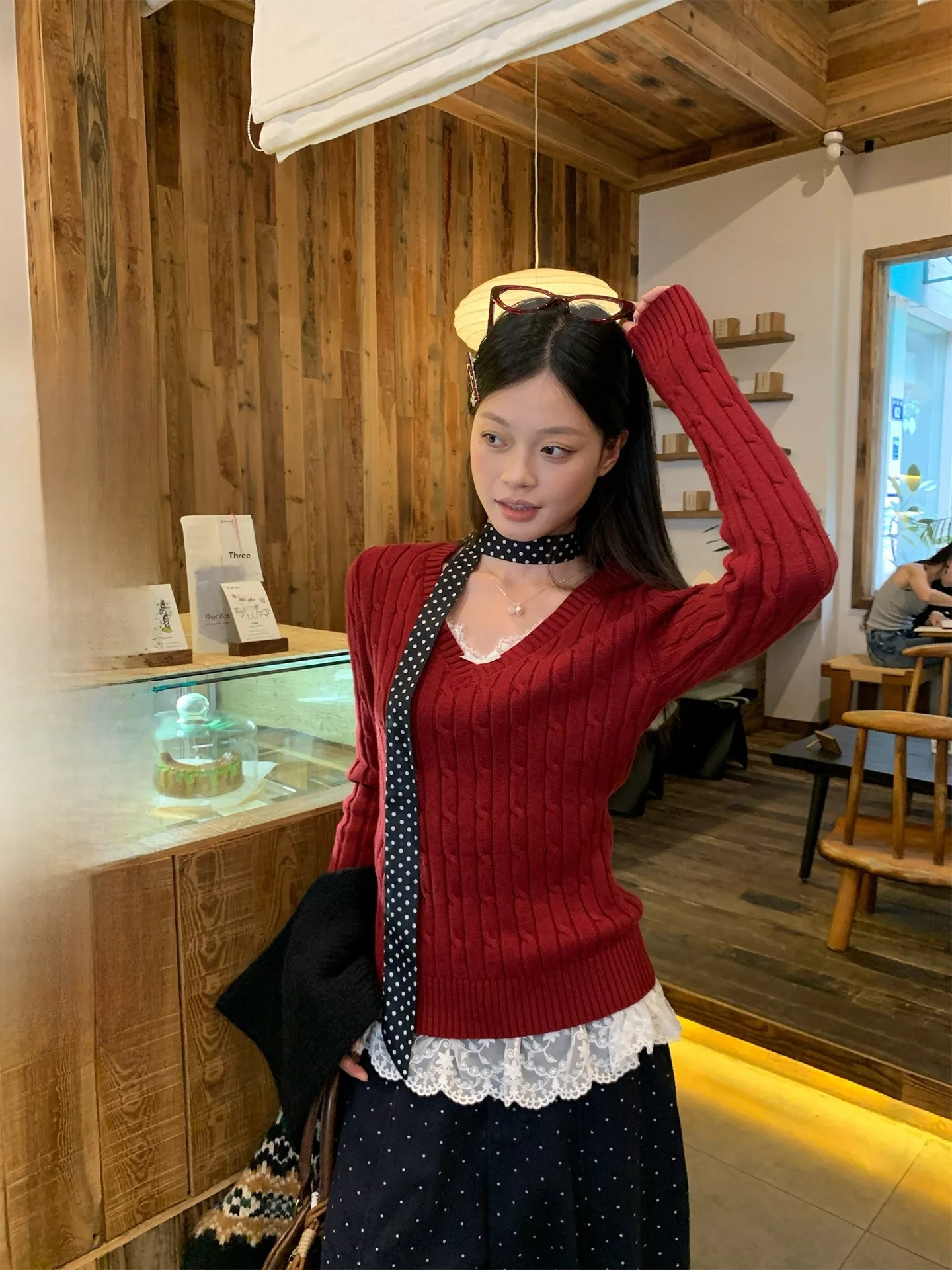 

Red Twist V-Ne Knitted Sweater Women's Slim Fit Faionable Lazy Sle Winter New Arrival Overhead Top by Song Zhengen