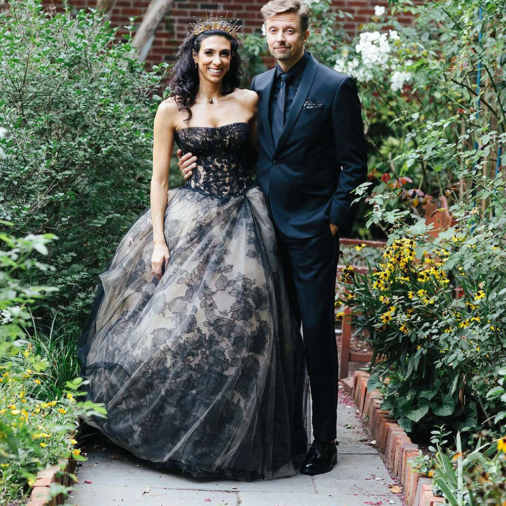 Robe de Mariée Gothique en Dentelle à Bretelles Spaghetti, en Tulle Noir sur Mesure, avec des Appliques Florales, pour Halloween, pour les Patients